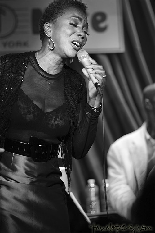 Carmen Lundy performing.